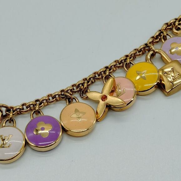 LOUIS VUITTON Pastilles Chaine Bag Charm M65380 - Picture 4 of 11